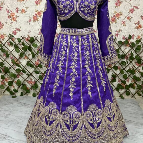 DESIGNER LEHENGA - Picture 6 of 14